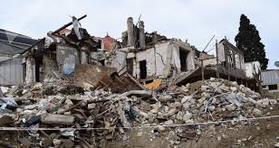 Vətən müharibəsi zamanı Gəncədə dağılan 21 fərdi yaşayış evinin tikintisi aparılır.