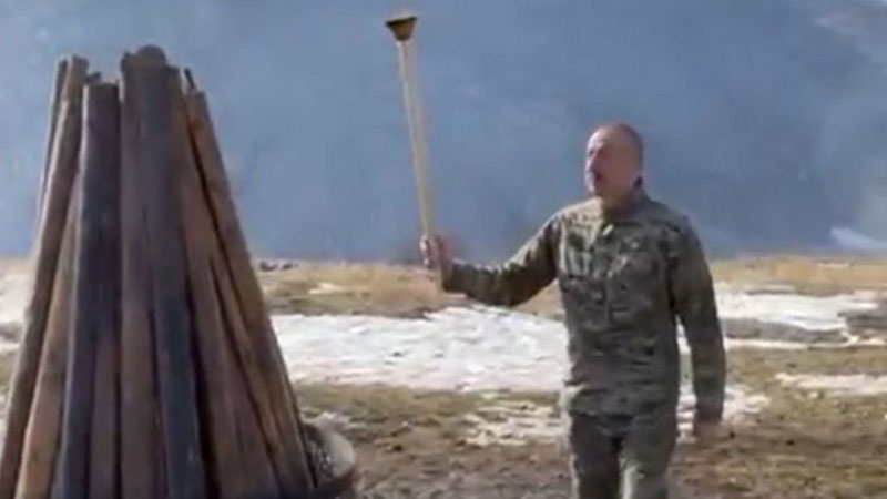 Prezident Cıdır düzündə Novruz tonqalı yandırdı (VİDEO)