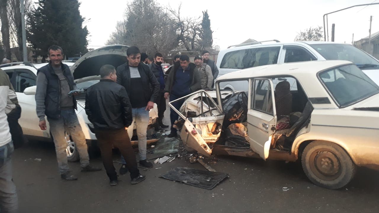 Bayram günü Azərbaycanda ağır yol qəzası-3nəfər yaralandı