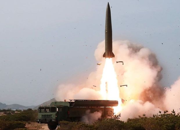 Şimali Koreya bir il sonra ilk dəfə ballistik raketlərini sınaqdan keçirdi