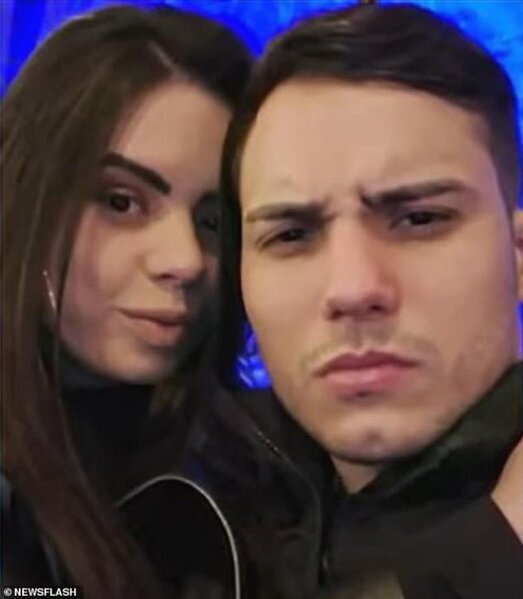 Gənc hovuzda sinəsi göründüyü üçün sevgilisini VƏHŞİCƏSİNƏ ÖLDÜRDÜ - FOTO