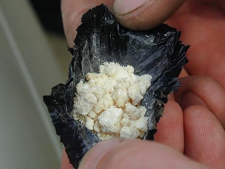 Naftalan sakinlərində narkotik aşkarlanıb-FOTO