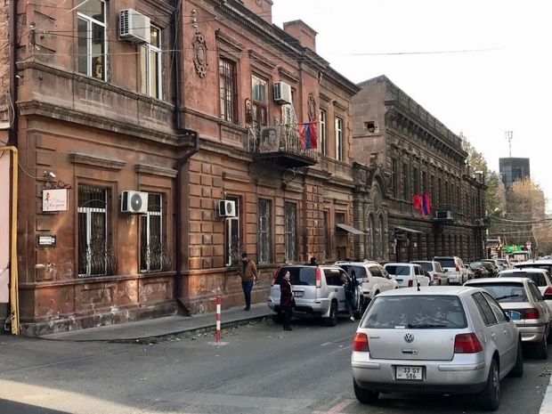 İrəvanda qədim Azərbaycan izi: Sarayın cəmi bir otağı qalıb - FOTOFAKT