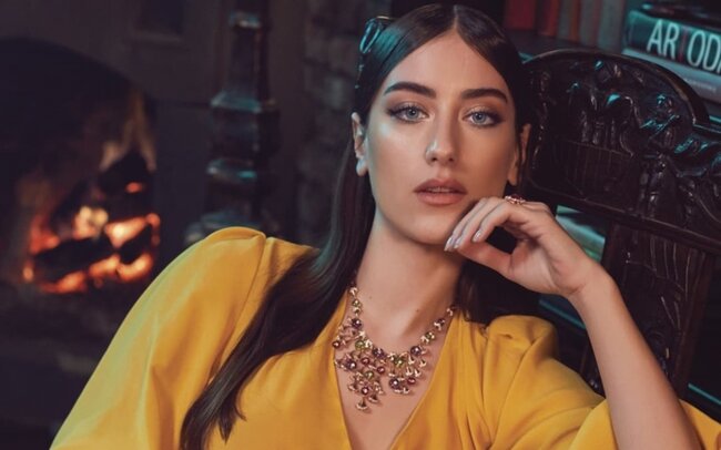 Hazal Kaya koronavirusa yoluxdu