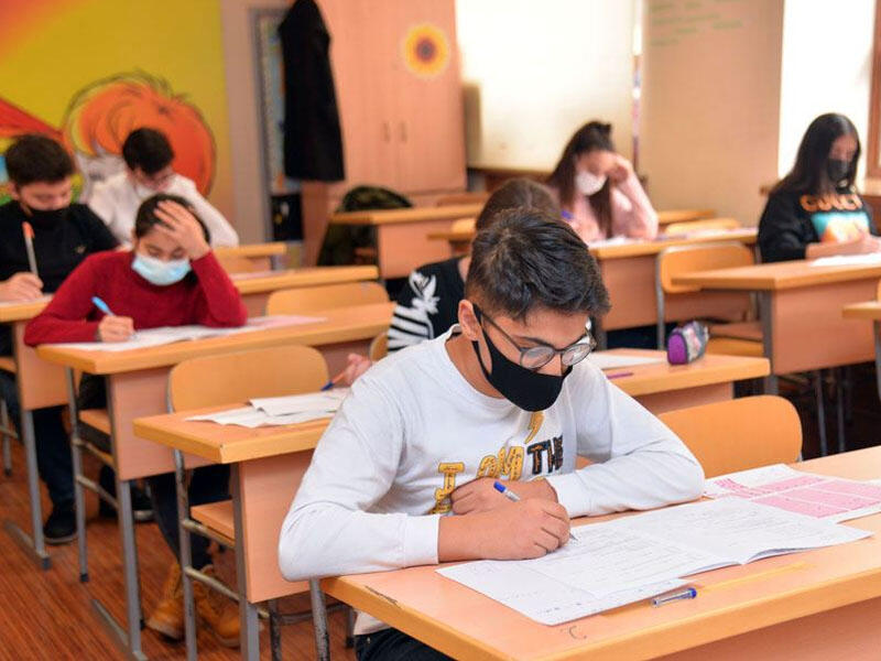 Paytaxtda daha 3 məktəbdə ənənəvi dərslər bərpa olundu
