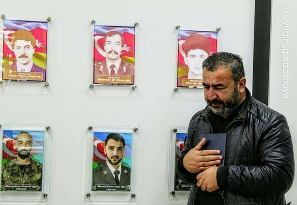 Vətən müharibəsi şəhidinin universitet diplomu atasına verildi - FOTO