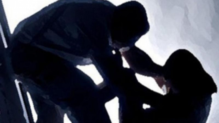 Azərbaycanda gecəyarısı DƏHŞƏT YAŞANDI: Gənc oğlan əmisinin 35 yaşlı arvadını... - TƏFƏRRÜAT