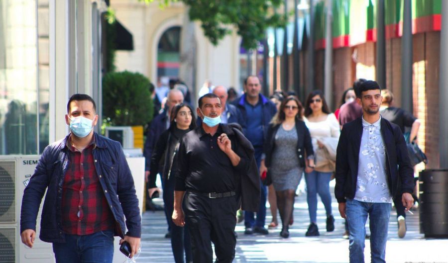 “Bu şəxslərin açıq havada maska taxmasına lüzum yoxdur” - AÇIQLAMA