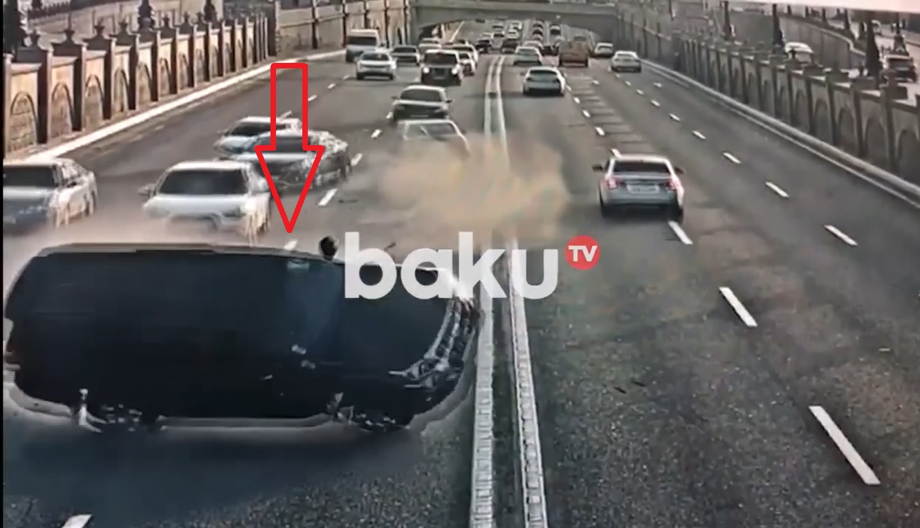 Bakıda baş verən dəhşətli qəzanın ANBAAN VİDEOsu