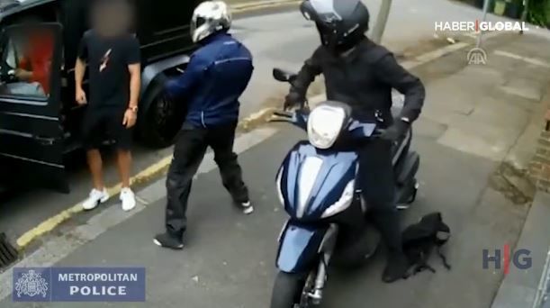 Məsut Özilə bıçaqla hücum edənlərin cəzası bəlli oldu – VİDEO