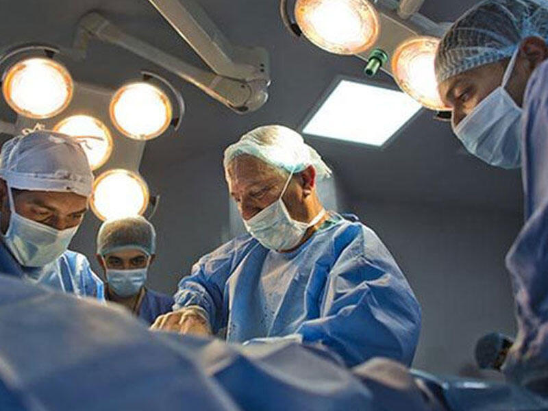 Dünyada ilk dəfə - Üç cinsi orqanla doğuldu