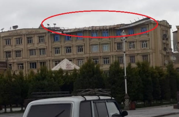 Külək Xaçmazda binanın damını uçurdu - FOTO