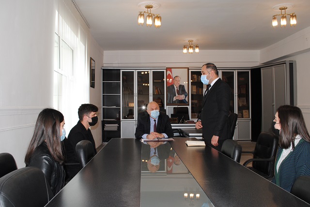 Mingəçevir icra başçısından nümunəvi addım: TƏCRÜBƏ KEÇƏCƏK KÖNÜLLÜLƏRİ QƏBUL ETDİ