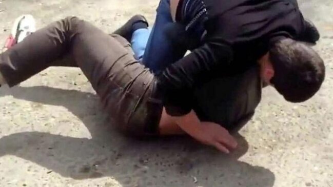 Analarının münasibətdə olduğu şəxsi evə çağırdılar və… - Azərbaycanda FİLM KİMİ OLAY