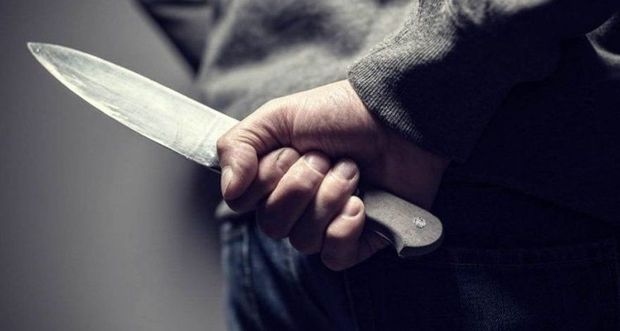 В Баку мужчина нанес ножевое ранение своей жене