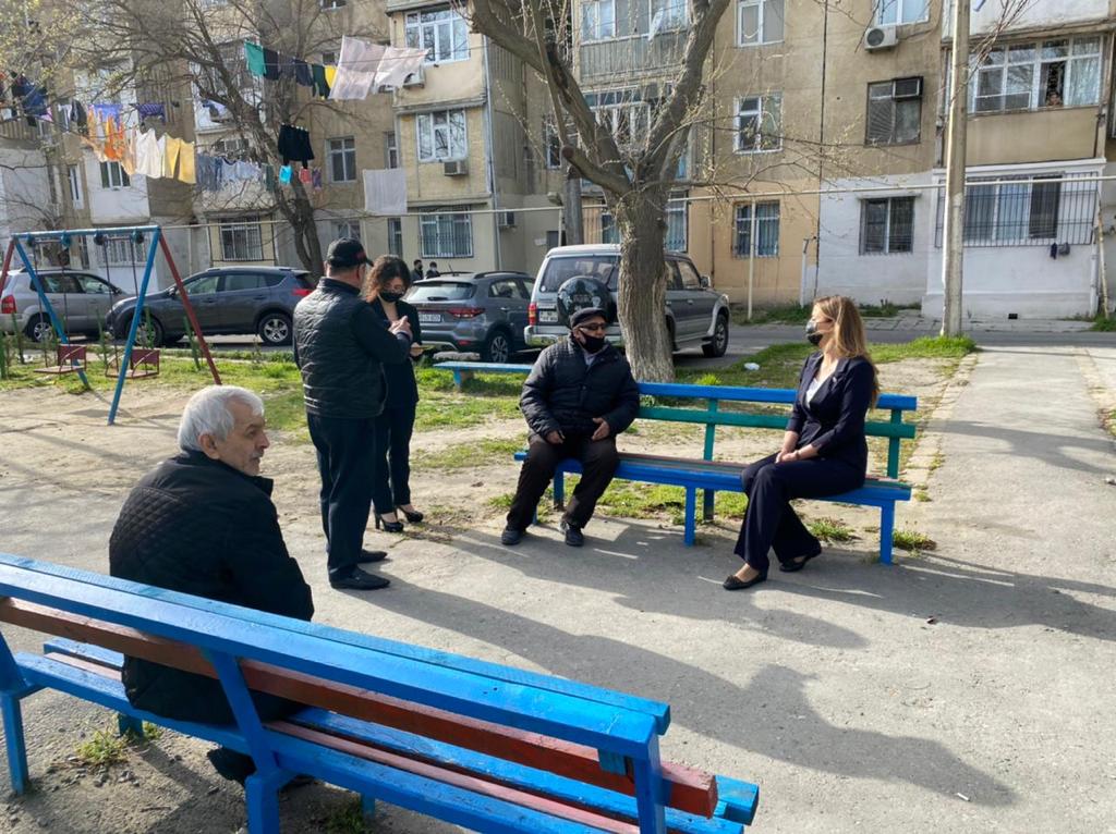 Millət vəkili Könül Nurullayeva səyyar görüş zamanı 15 saylı avtobus xəttinin fəaliyyəti ilə bağlı sakinlərin müraciətləri ilə maraqlanıb