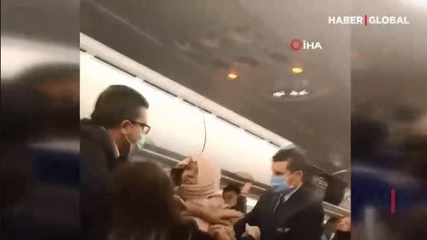 Təyyarədə dava-dalaş səbəbindən uçuş beş saat gecikdi – VİDEO