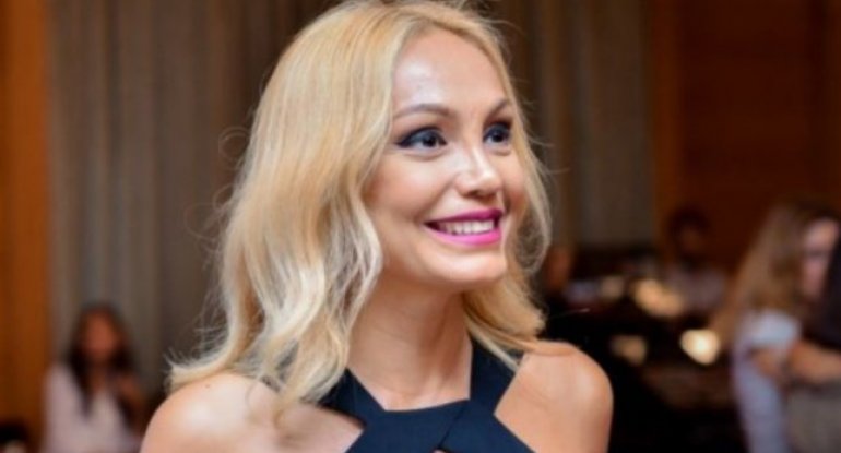 Nura Suri “189” taksi şirkətindən şikayətləndi: 