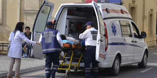 Azərbaycanda kişi ayaq barmağını kəsib atdı – DƏHŞƏT