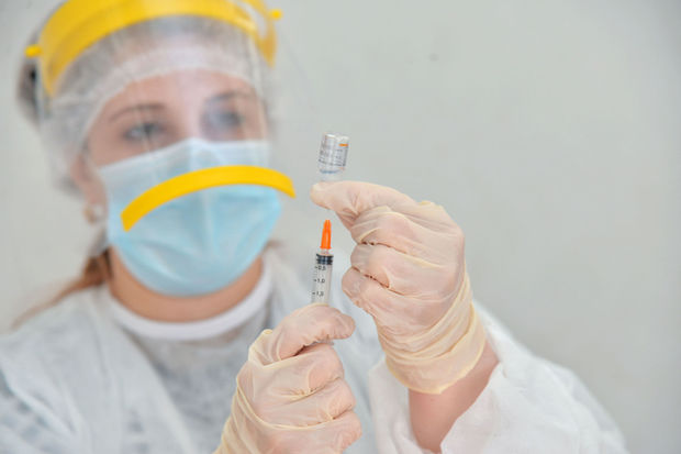 Həkim: “Koronavirus peyvəndinin gələcəkdəki fəsadları və qoruma müddəti məlum deyil” - VİDEO