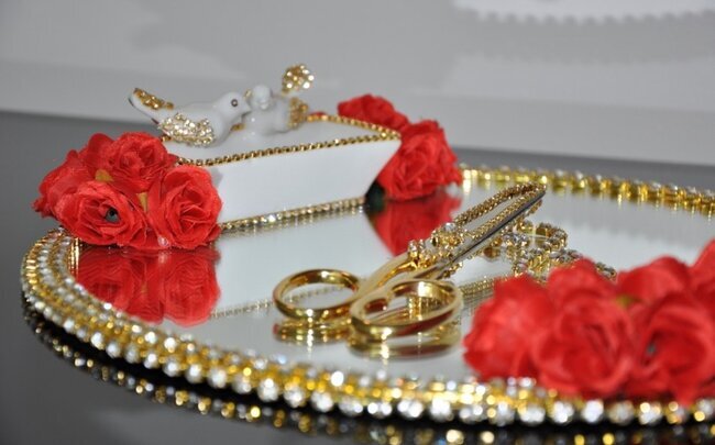 Azərbaycanlı qızı məktəbdən çıxarıb, zorla nişanladılar - FOTO