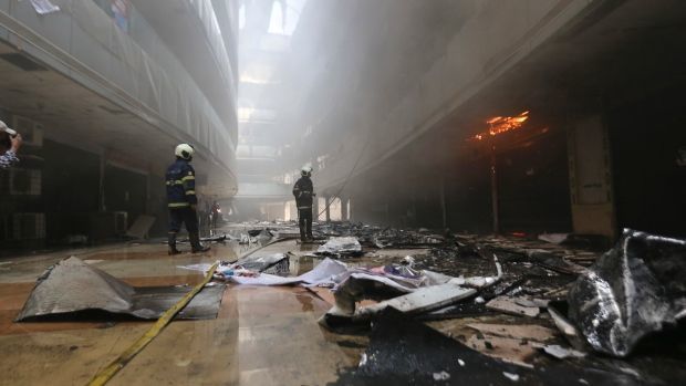При пожаре в больнице в Индии погибли 13 человек - ФОТО