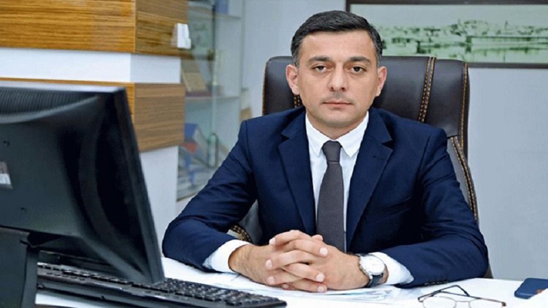 Milli Qəhrəmanın oğlu nazirlikdəki işindən ayrıldı