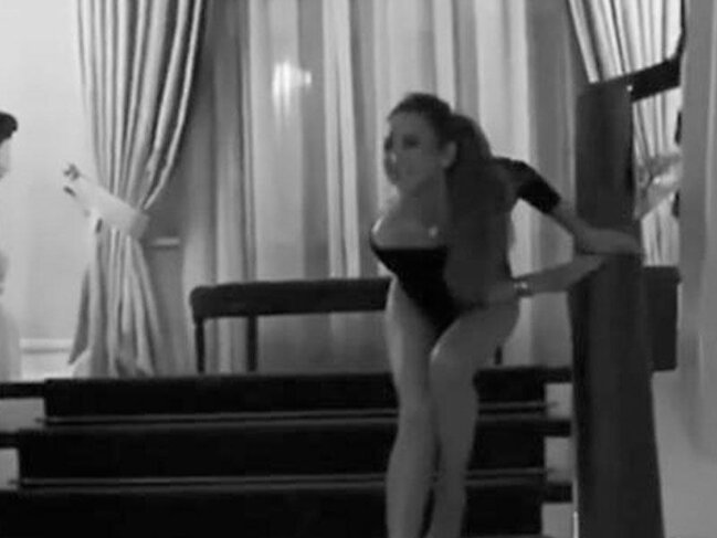 Aparıcı ittiham olundu - 