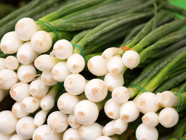 Həbsxanaya göy soğanın içində narkotik keçirmək istədi - FOTO