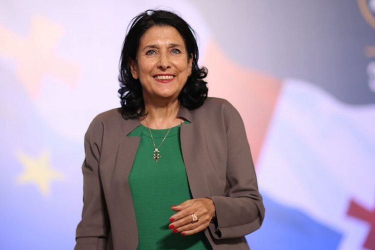 Gürcüstan Prezidenti müxalif lider Giorgi Ruruanı əfv edib