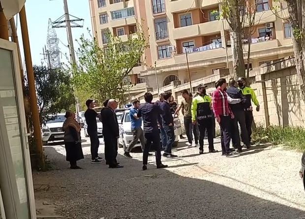 МВД прокомментировало конфликт между сотрудниками дорожной полиции и водителем в Баку - ВИДЕО