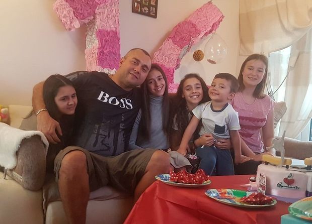 Britaniyanın gündəminə düşən həmyerlimizin atası: “Onlar İrlandiyaya səfər zamanı doğulub” - MÜSAHİBƏ + FOTO