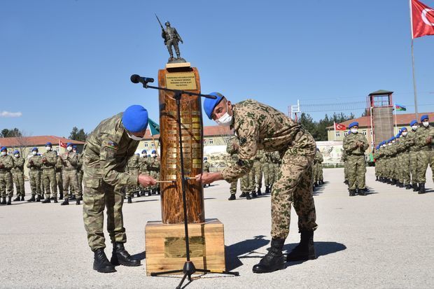Азербайджанские военнослужащие успешно завершили курсы в Турции - ФОТО