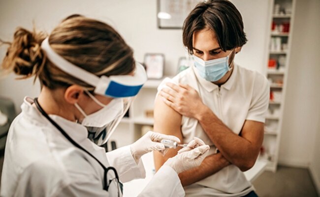 Burada vaksin vurduran gənclərə pul veriləcək