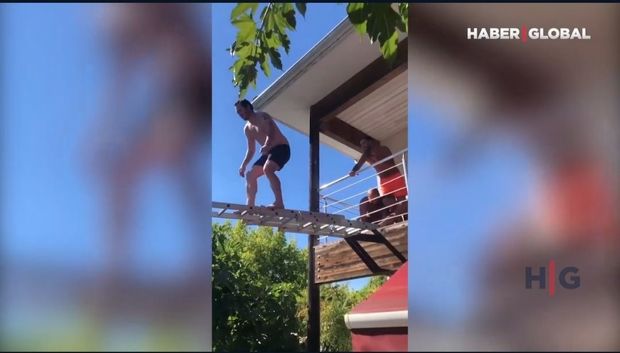 DƏHŞƏTLİ HÜCUM: Həkimlərin olduğu avtobusu partlatdılar