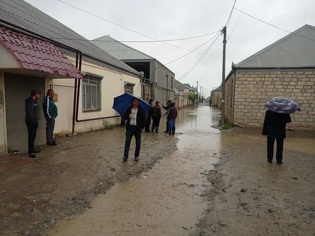 Gəncədə yağışdan sonra su altında qalan evlərin problemi həll edilir - YENİLƏNİB + FOTO/VİDEO