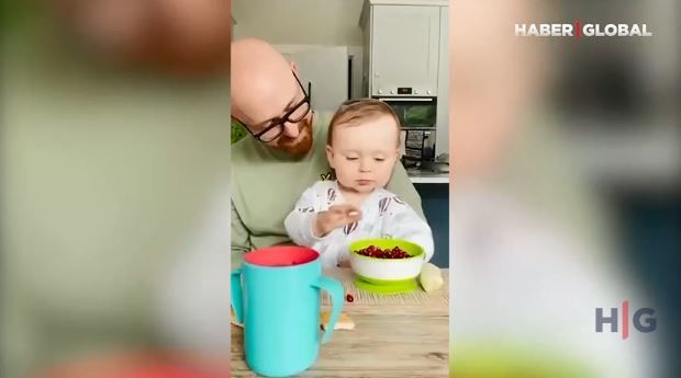 Uşağın səsi görənləri heyrətləndirdi – VİDEO