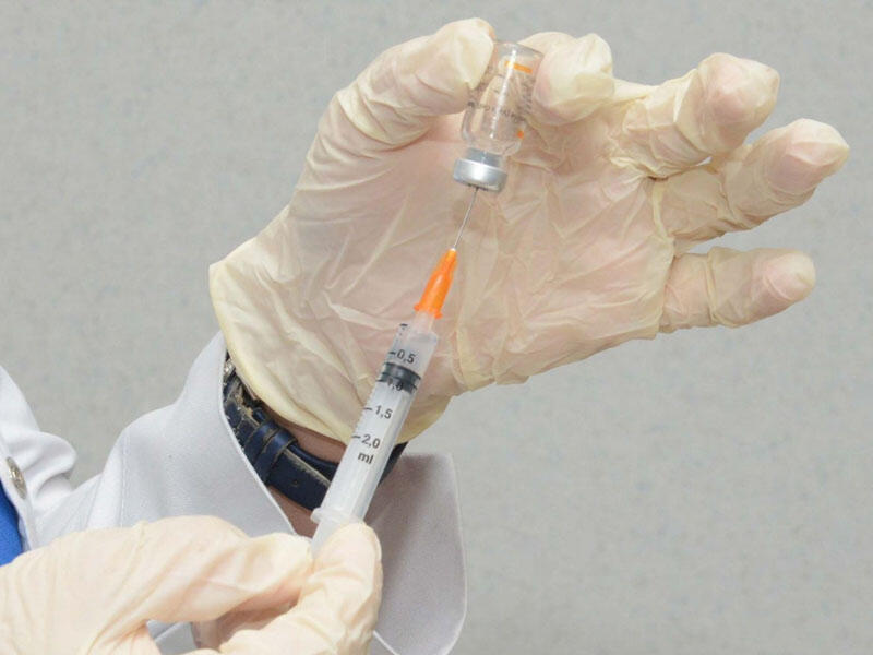 Koronavirusa qarşı təkrar peyvəndin vurulması ilə bağlı alimdən açıqlama