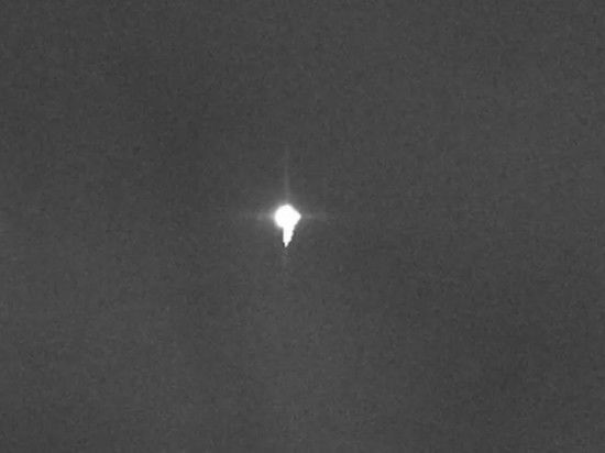 Астрономы запечатлели падающую китайскую ракету в 700 км от Земли - ФОТО