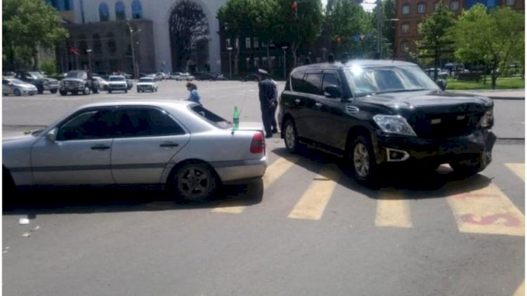 Paşinyanın kortejində qəza oldu: Xəsarət alanlar var