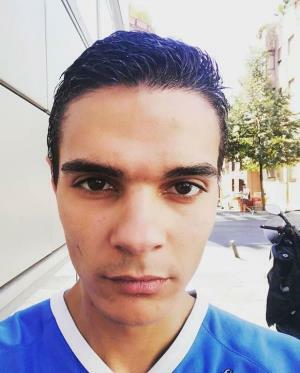 Anasını öldürüb, parçalayıb, yedi - FOTO