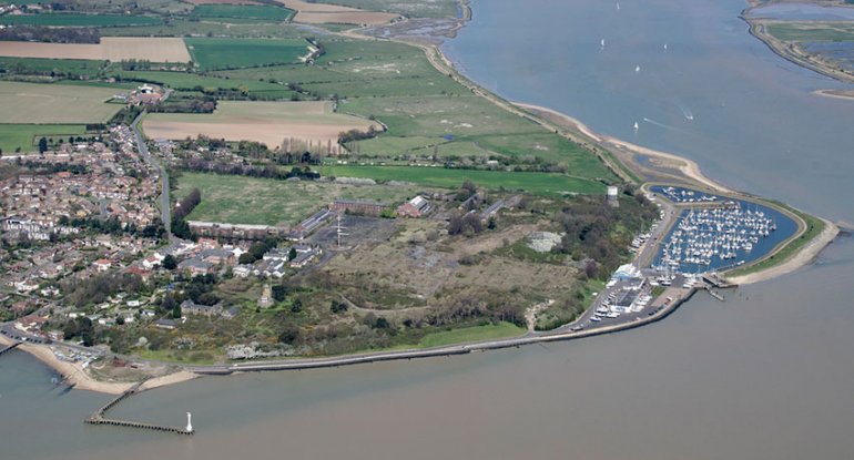 Qanq çayı insan meyidi ilə doldu - FOTO