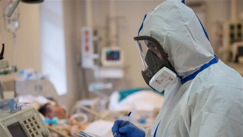 Azərbaycanlı məşhur ailəsi ilə birlikdə koronavirusa yoluxdu