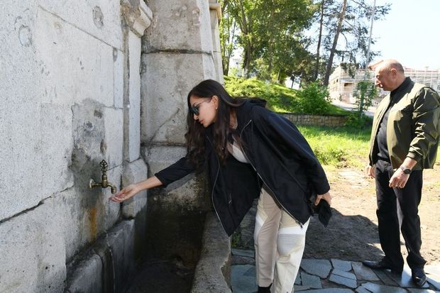 İlham Əliyev və Mehriban Əliyeva Şuşada bərpa edilən “Xan qızı” bulağında olublar - FOTO