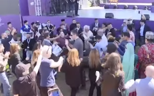 “Xarıbülbül” festivalında səhnə arxasında maraqlı anlar - Video