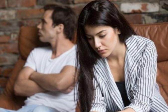 BİABIRÇILIQ: Nişanlısı gənc qadına bacısı ilə xəyanət etdi - 