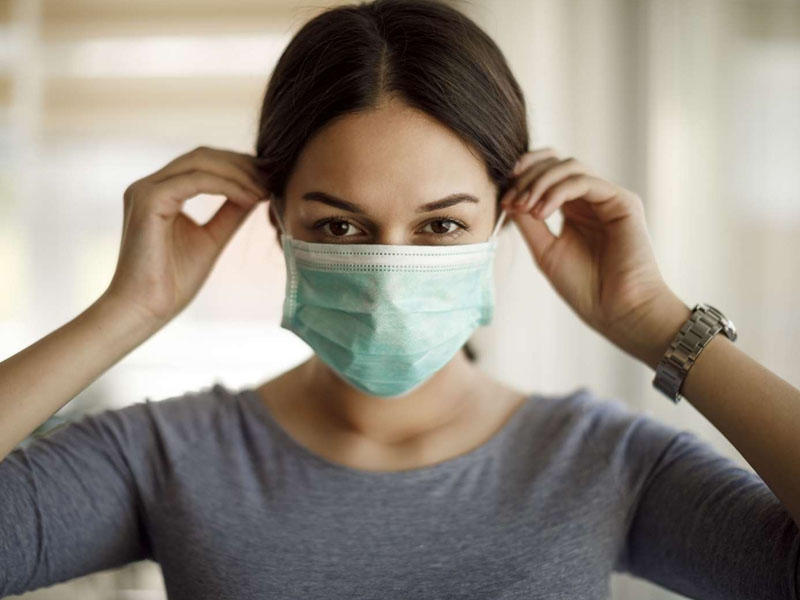 Peyvənd olunanlar maska taxmaya bilər - Direktor brifinqdə çıxış edərkən deyib