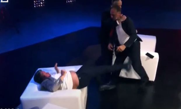 Украинского депутата избили в прямом эфире - ВИДЕО