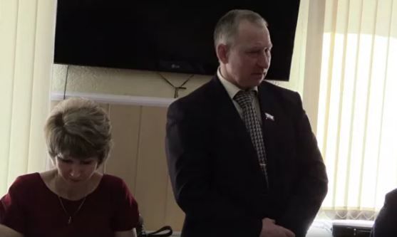 Rusiyalı deputat və oğlu qətldə ittiham edilərək həbs olunub