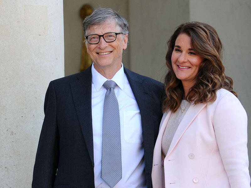 Bill Qeyts qadın işçilərini görüşə çağırırmış - Arvadının xəbəri olmayıb